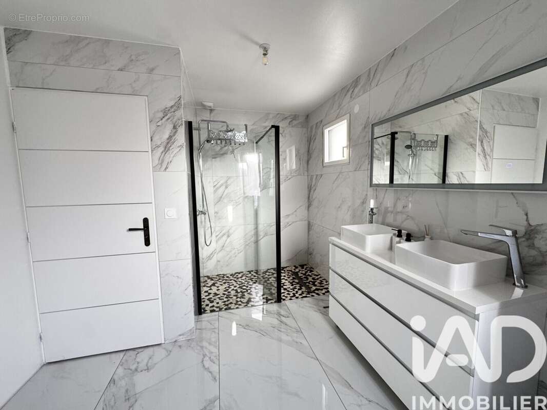 Maison 185 m² à Bouguenais  - photo 7