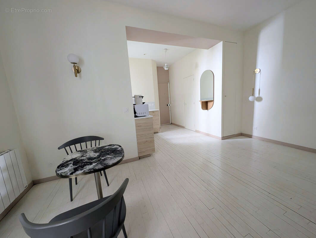 Appartement à PARIS-11E