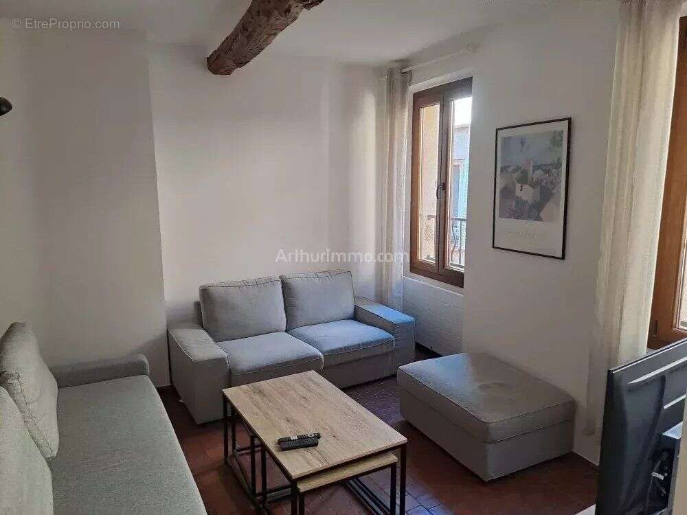 Appartement à SALERNES