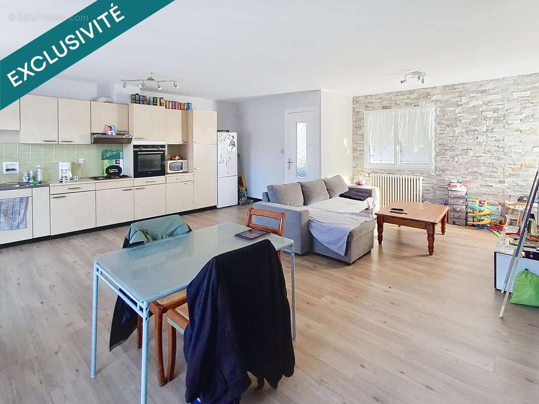 Maison 117 m² à Celles-Sur-Belle  - photo 2
