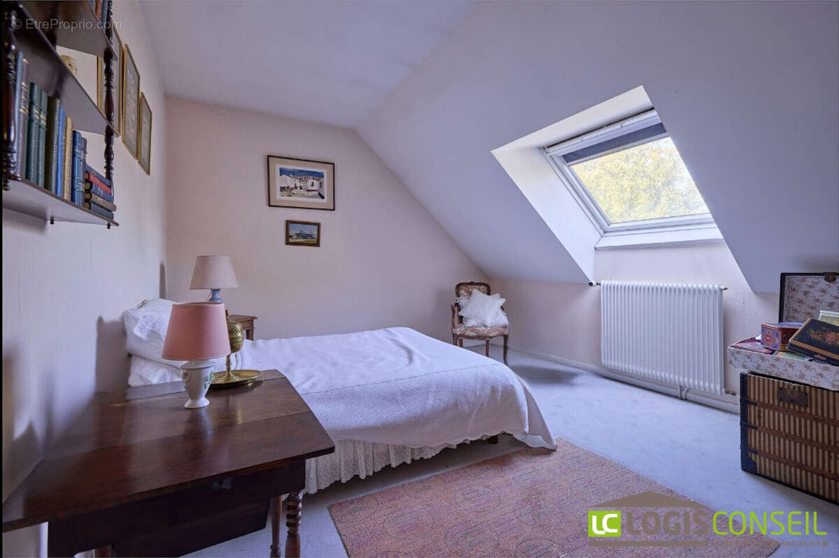 Maison à VERRIERES-LE-BUISSON