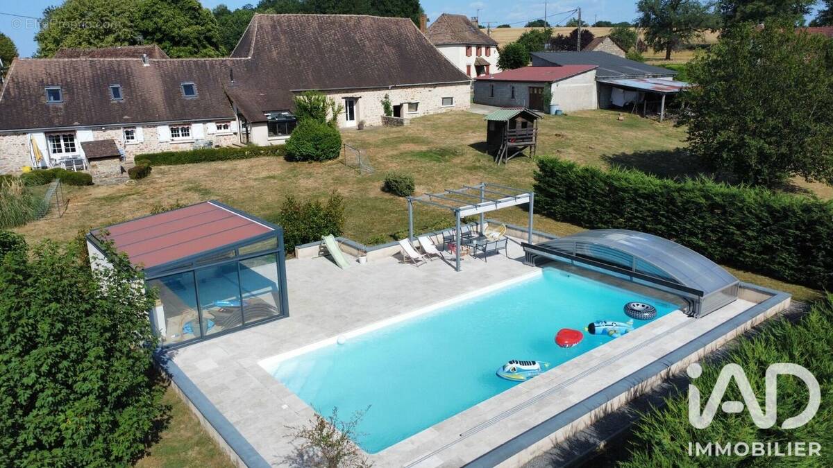 Photo 1 - Maison à PIERRE-BUFFIERE