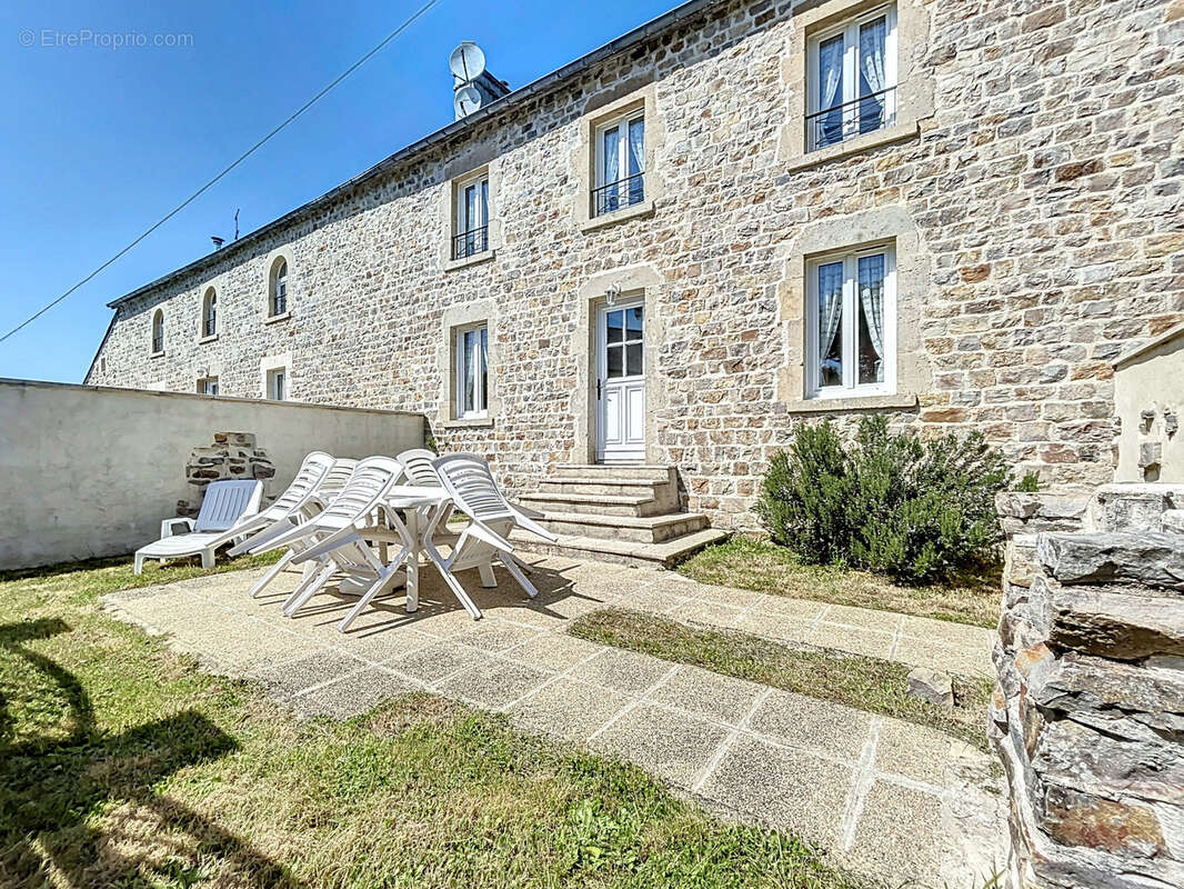 Maison à SAINT-SAUVEUR-LE-VICOMTE