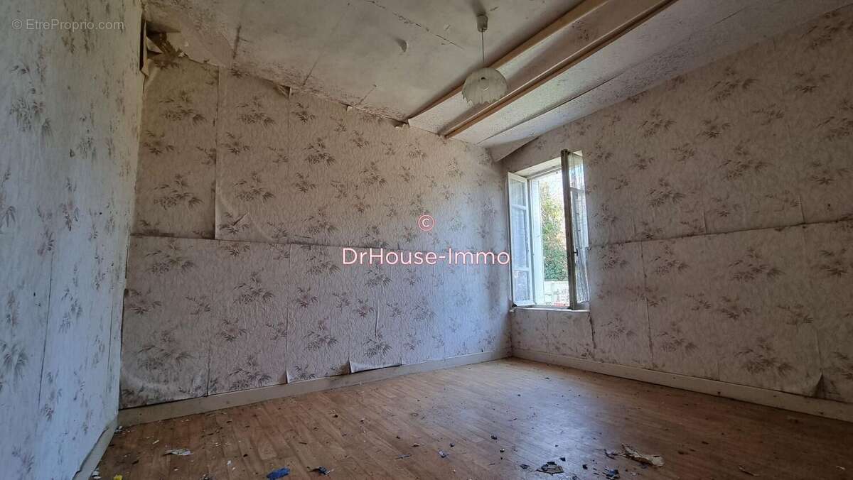 Maison à AIGURANDE