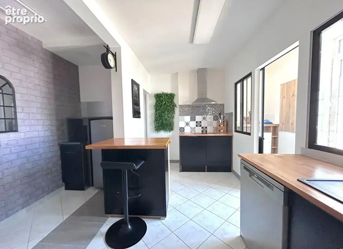 Maison rénovée 2 chambres + grenier aménageable à Fleuré - photo 3