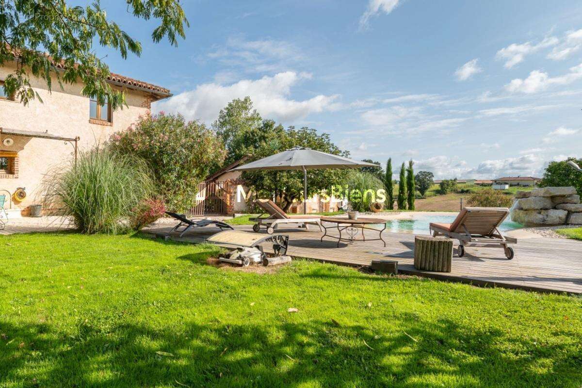 Maison bressane 327m² à Sulignat, terrain 4863m² - photo 6