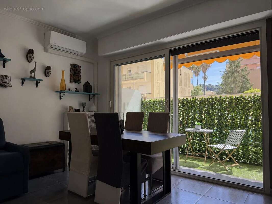 Appartement à ROQUEBRUNE-CAP-MARTIN