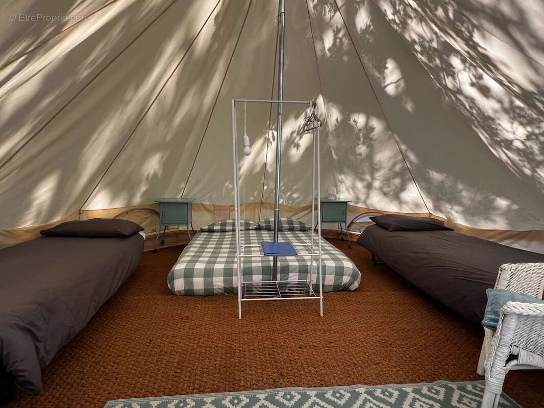 Camping avec lac de pêche dans un emplacement paisible - photo 12