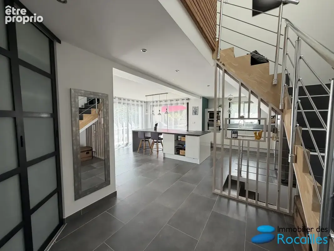 Maison 5 pièces 159 m² à vendre à Pers-Jussy (74930) - photo 2