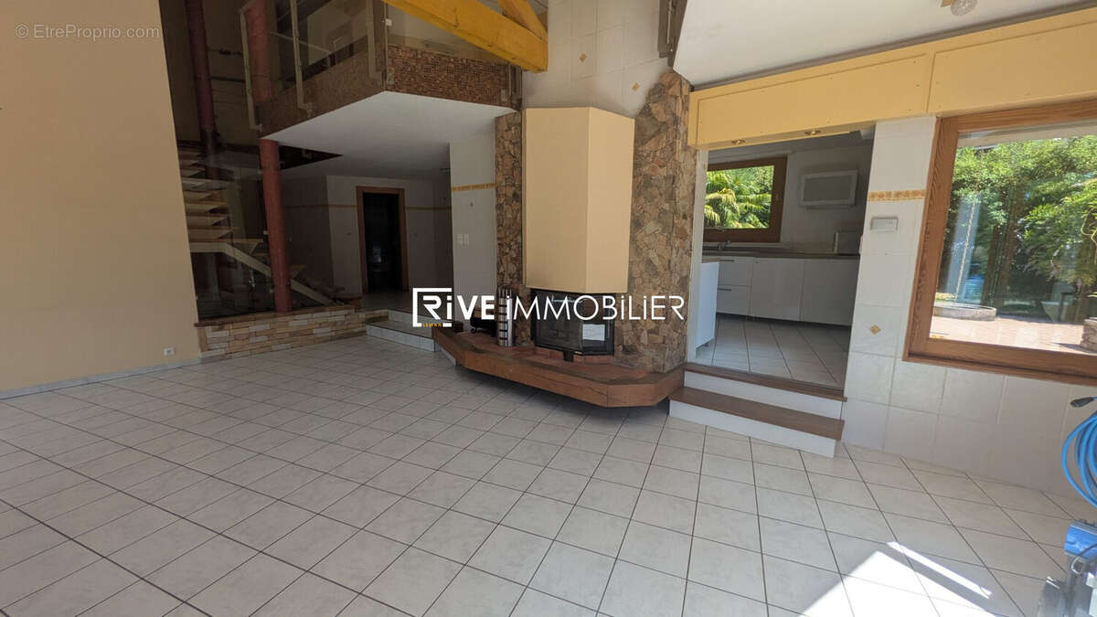 Maison 195 m² à Anthy-Sur-Leman  - photo 4