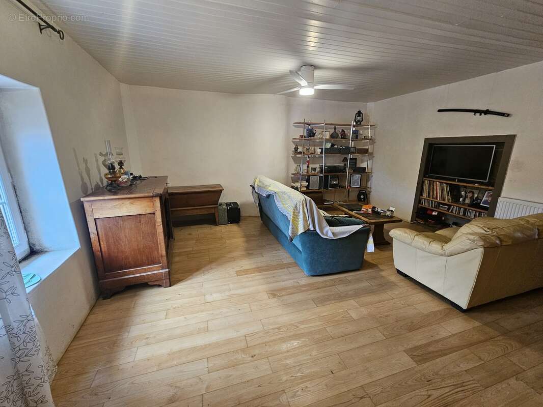 Appartement à DOMPS