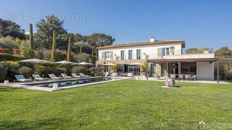Maison à MOUGINS