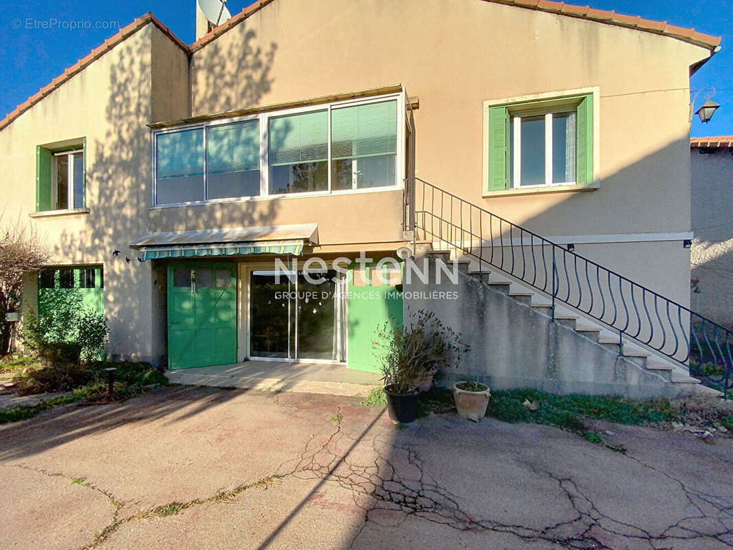 Maison à VILLELAURE