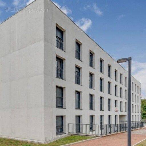Appartement à PIERRE-BENITE