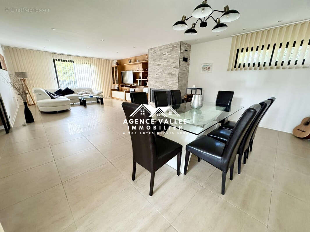 Maison à SAINTRY-SUR-SEINE