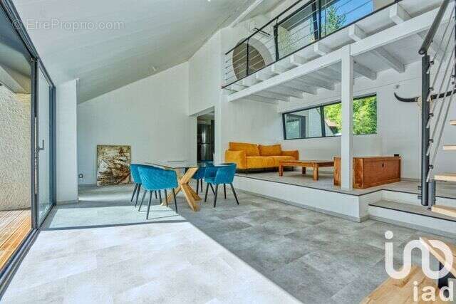 Maison 185 m² à Carignan-De-Bordeaux  - photo 4