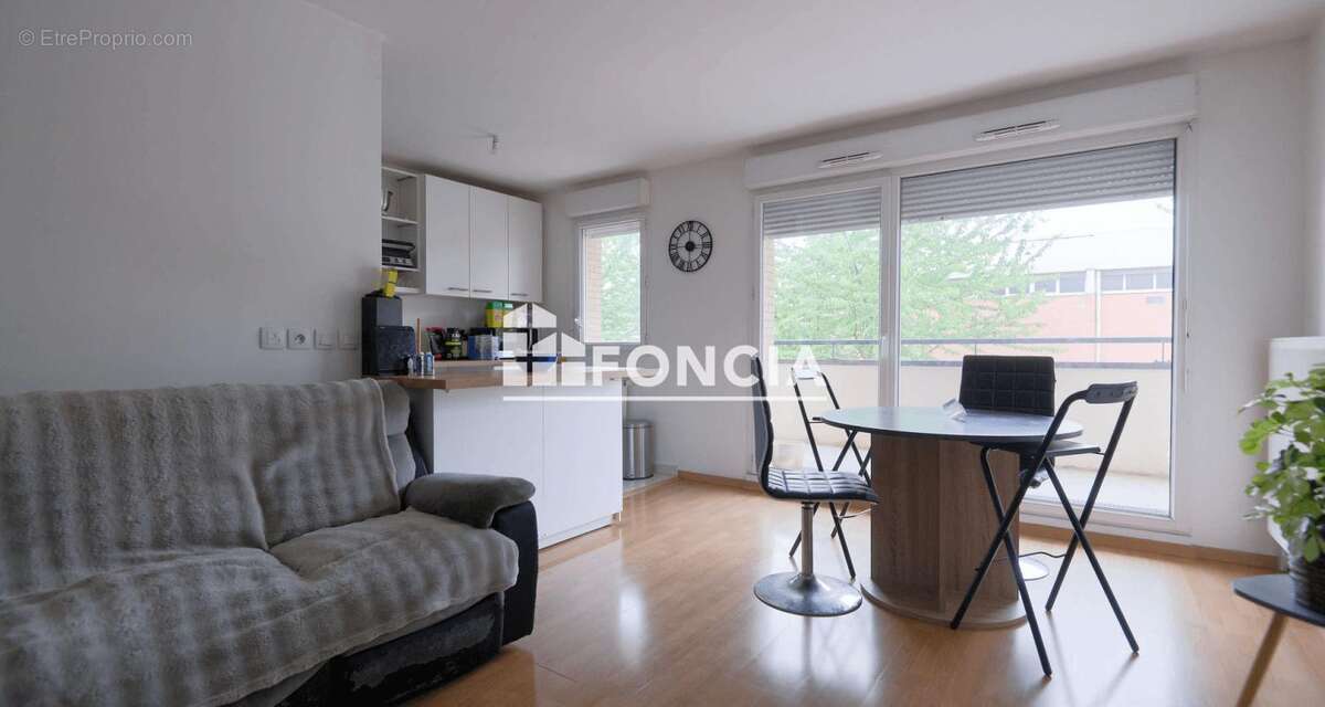 Appartement à SAINT-PIERRE-DU-PERRAY