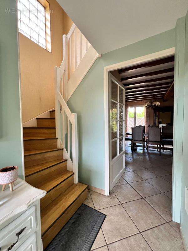 Maison familiale 4 chambres à fort potentiel dans le secteur recherché des Tarentelles - photo 10