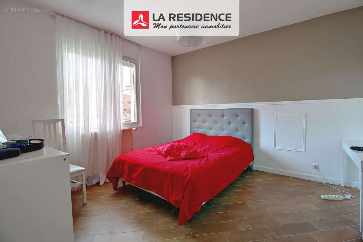 Maison à SAINT-ETIENNE-DU-ROUVRAY