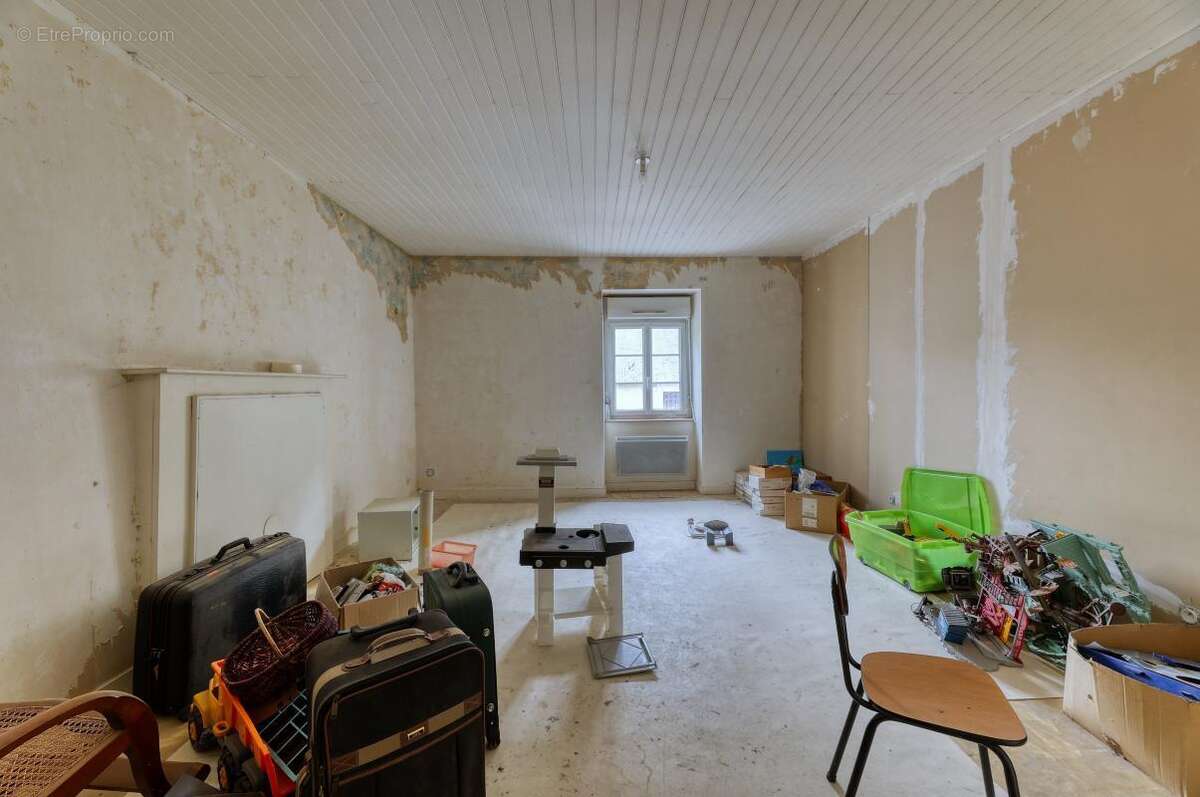 Appartement à POUANCE