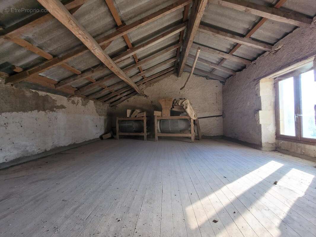 Photo 8 - Maison à VOUILLE