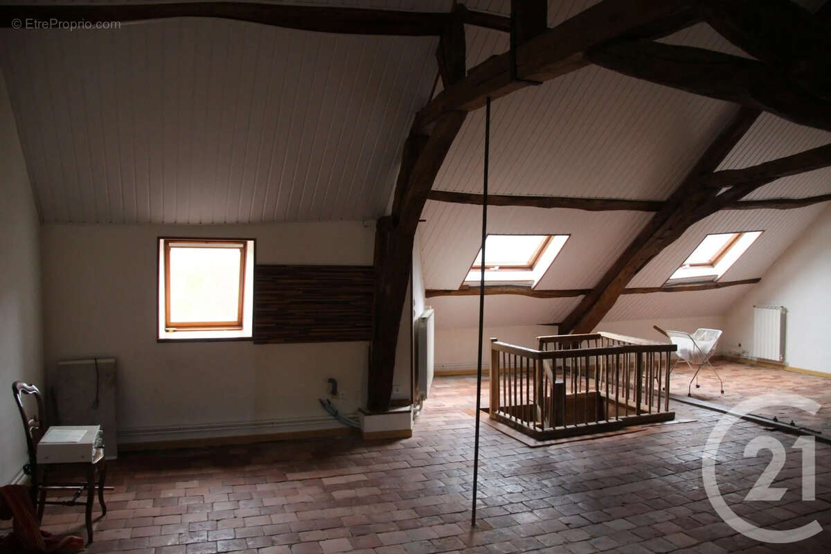 Maison à CHATEAUNEUF-VAL-DE-BARGIS