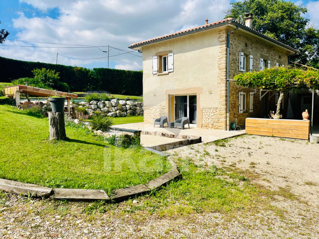Maison à CHATEAUNEUF-DE-GALAURE