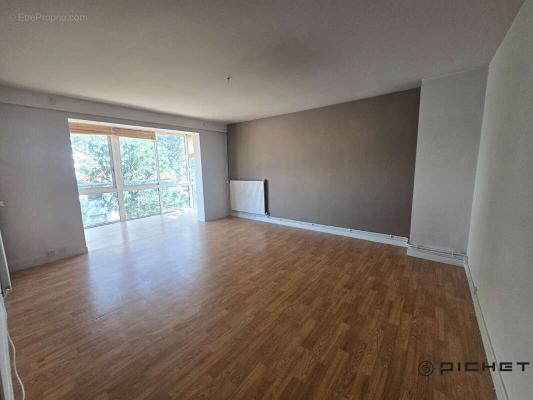 Quartier La Genette appartement T4 de 90m2 avec garage et cave. - photo 14