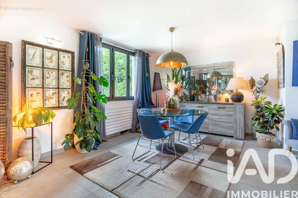 Maison 214 m² à Orgeval  - photo 4