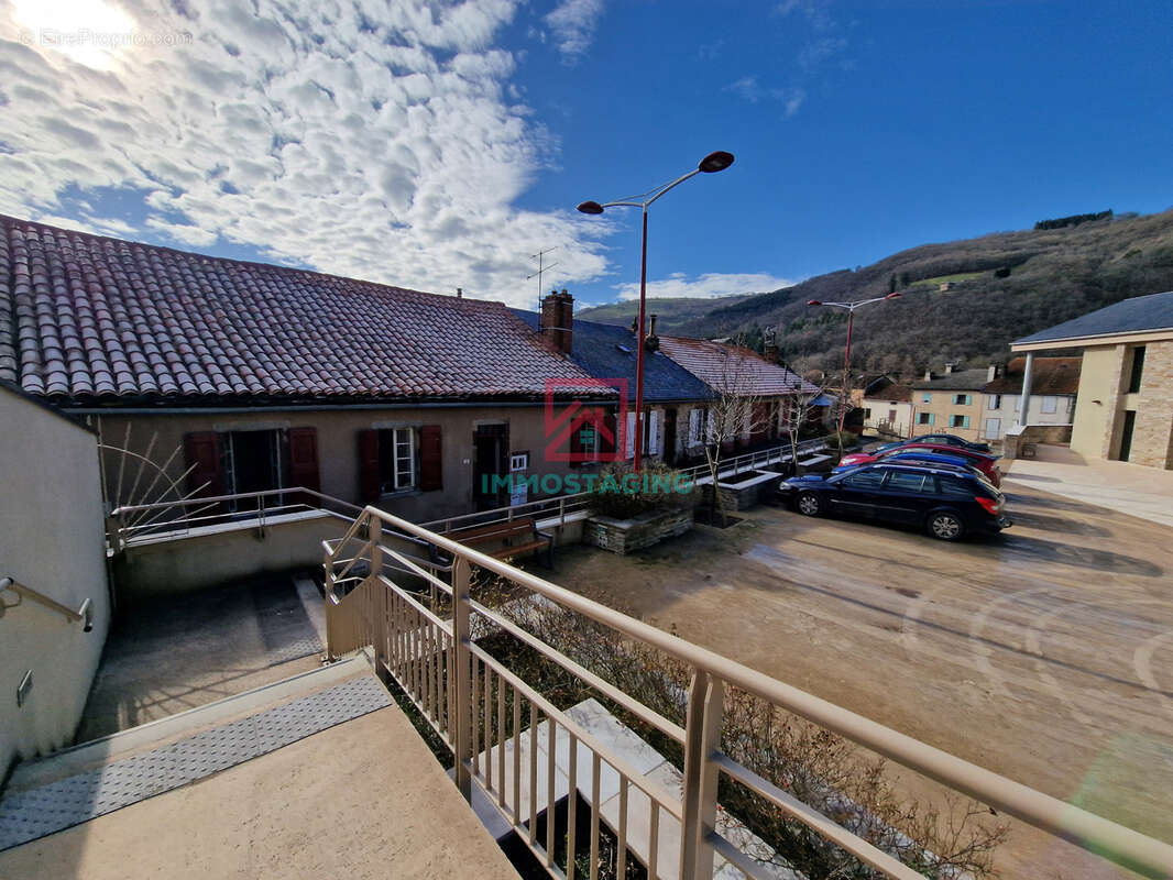 Appartement à SAINT-SERNIN-SUR-RANCE