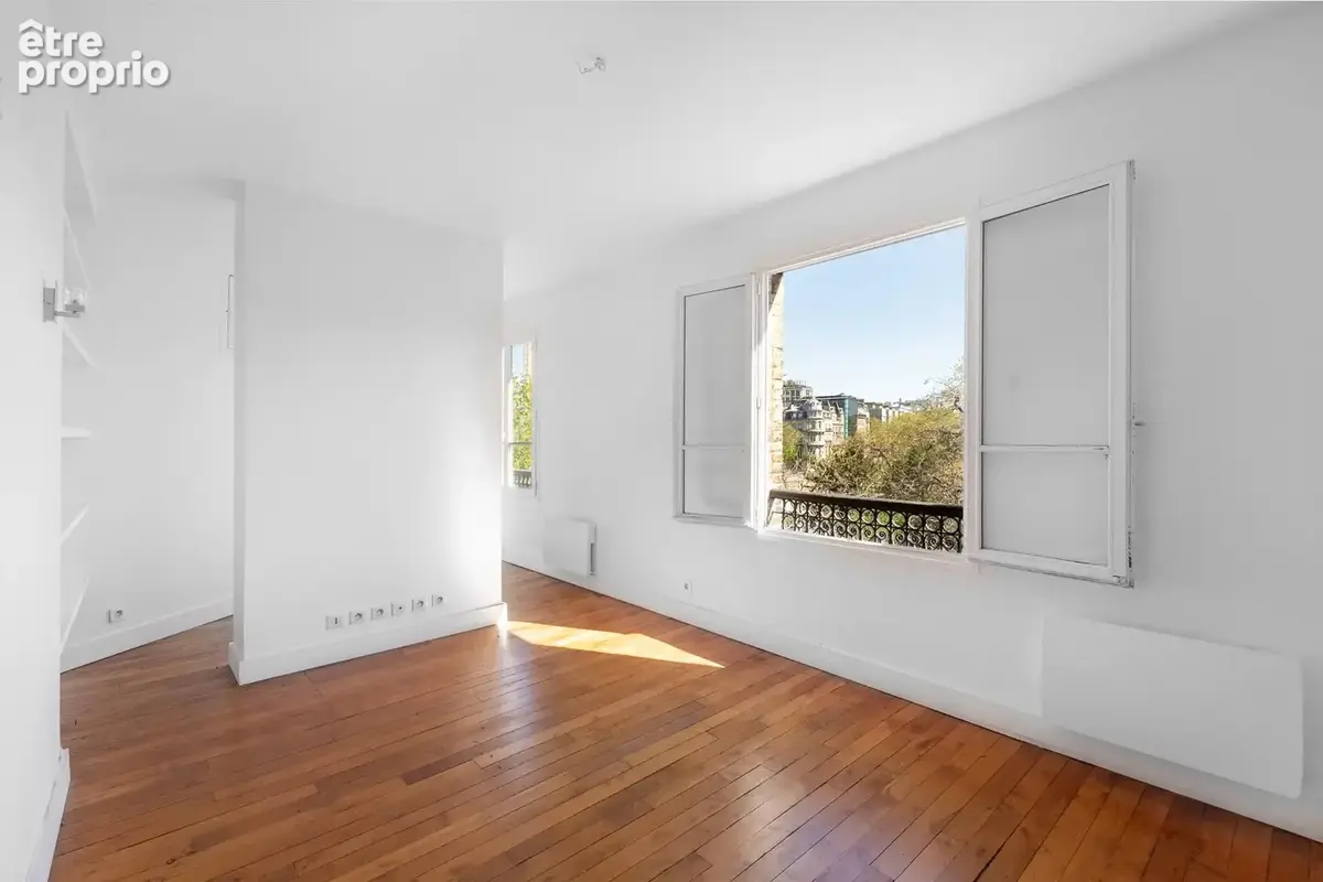 Île Saint Louis - Appartement de 77m² avec vue dégagée sur Seine - photo 4