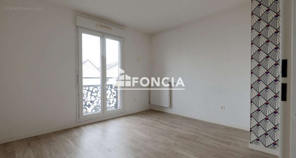 Appartement à CORBEIL-ESSONNES