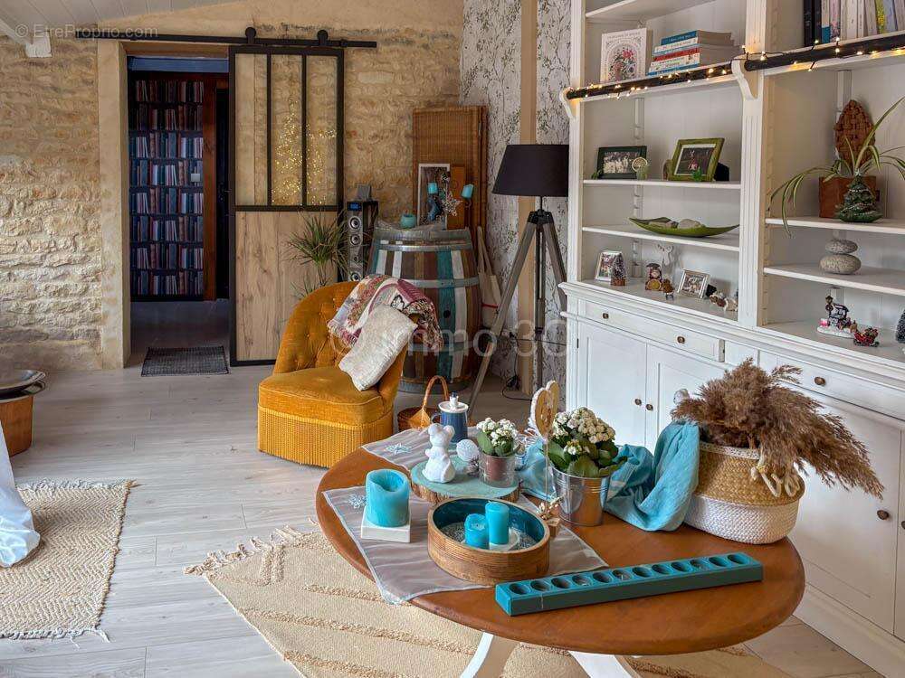 Maison à CHEF-BOUTONNE