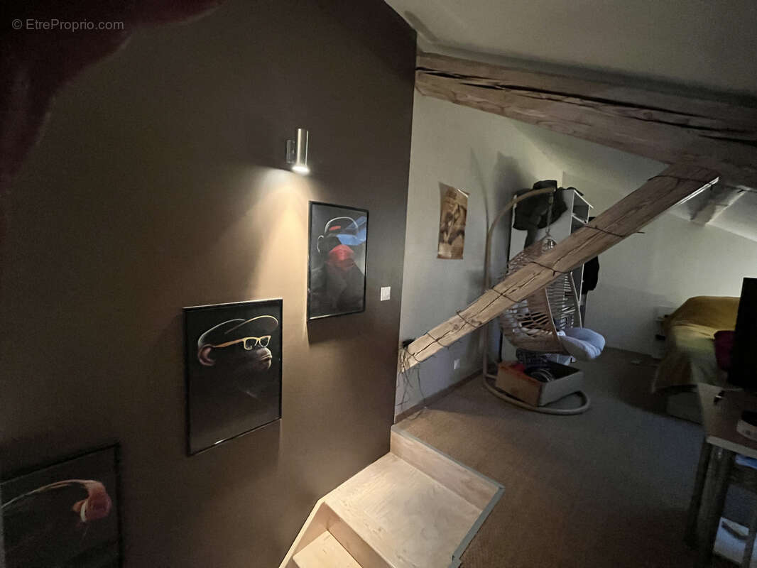Appartement à VEAUCHE