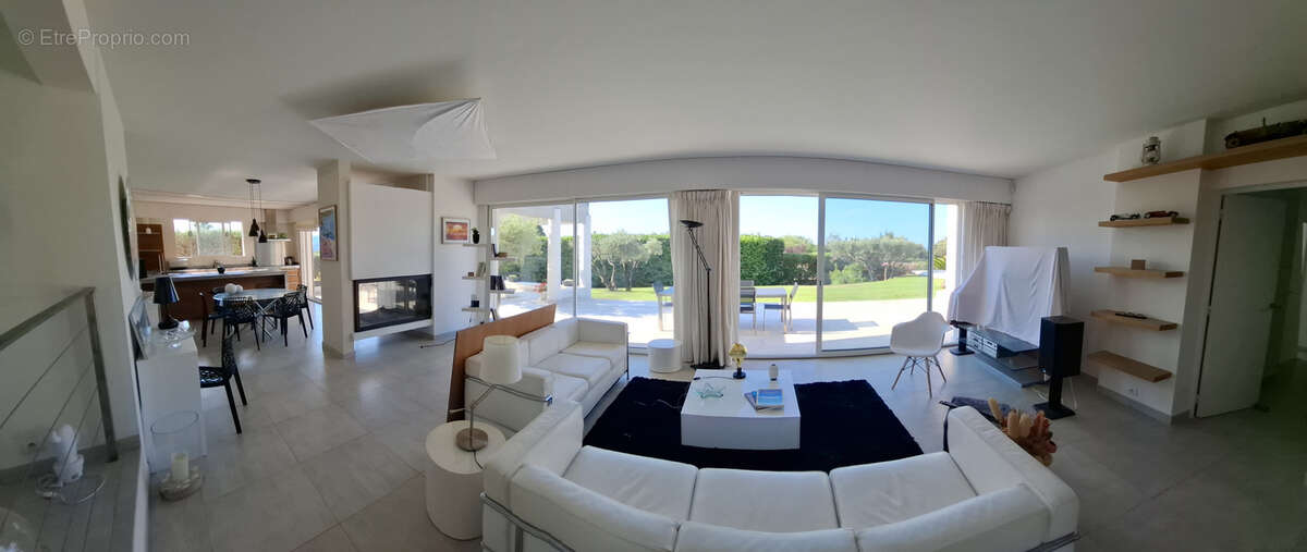Maison à LA CADIERE-D'AZUR