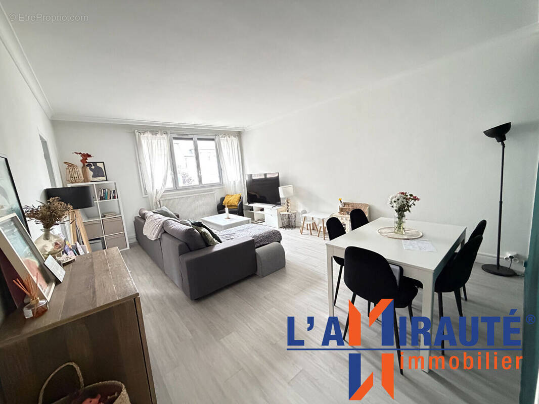 Appartement à SARTROUVILLE