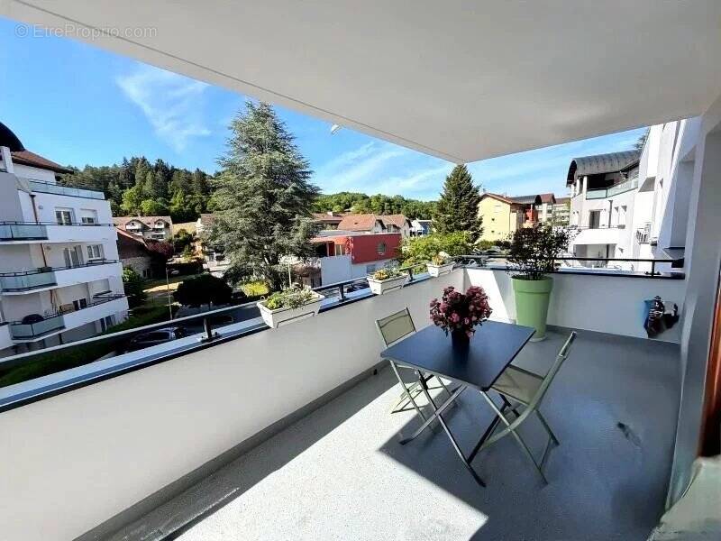 Appartement à CRUSEILLES