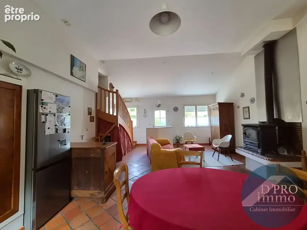 VERTOU PORTEREAU - Maison familiale 158 m² 4 chambres 715 m² de terrain - photo 2