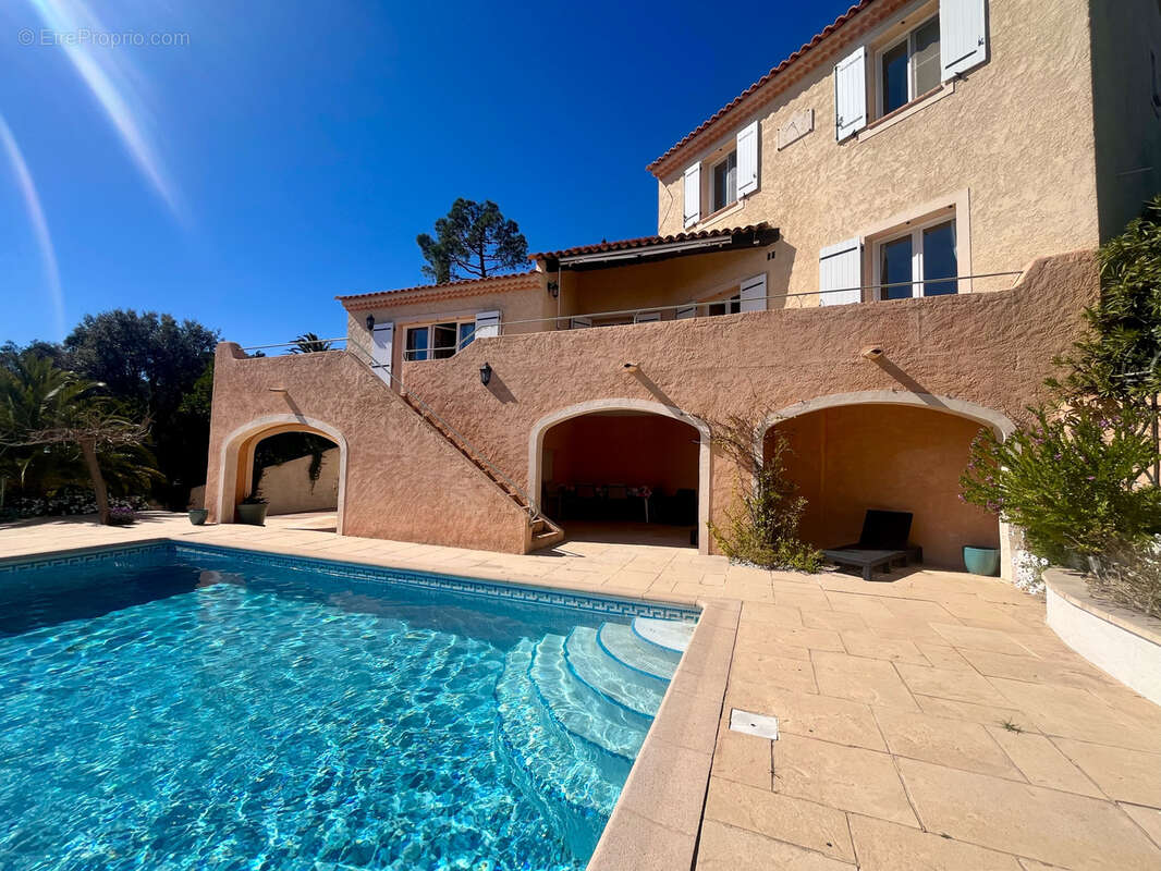 Maison à LES ISSAMBRES