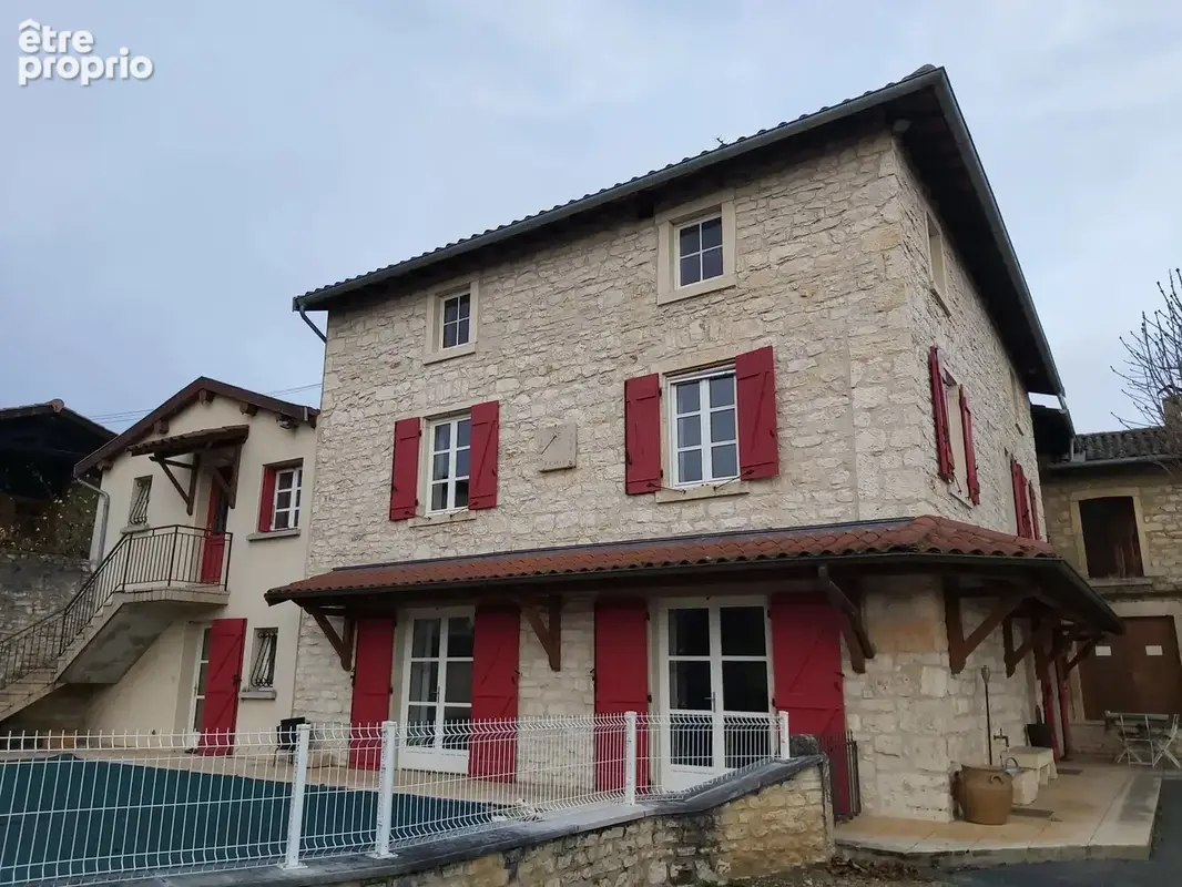 Maison à LUCENAY