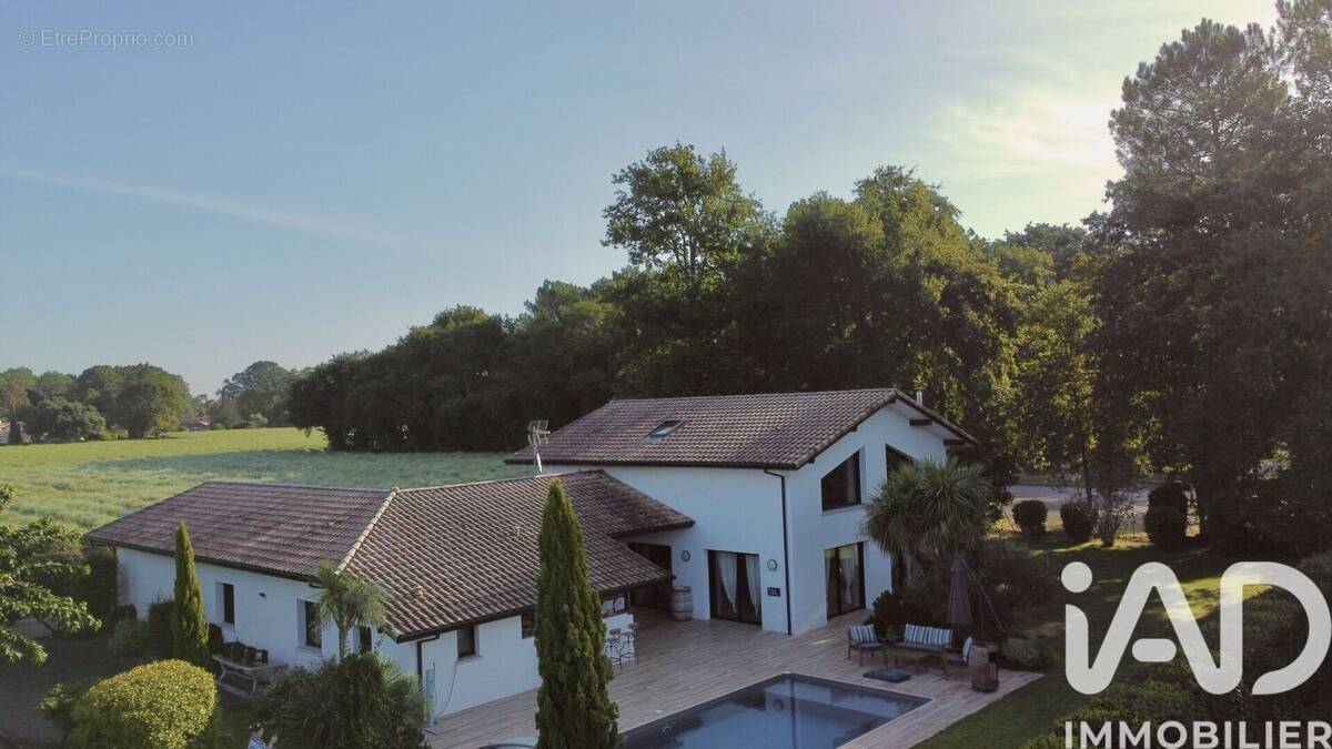 Photo 1 - Maison à SAUBION