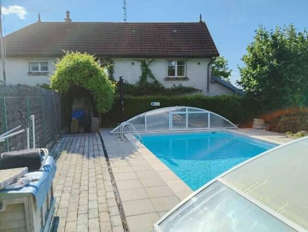 Maison à POUILLEY-LES-VIGNES