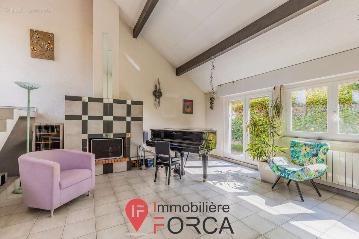 Maison à JOUY-AUX-ARCHES