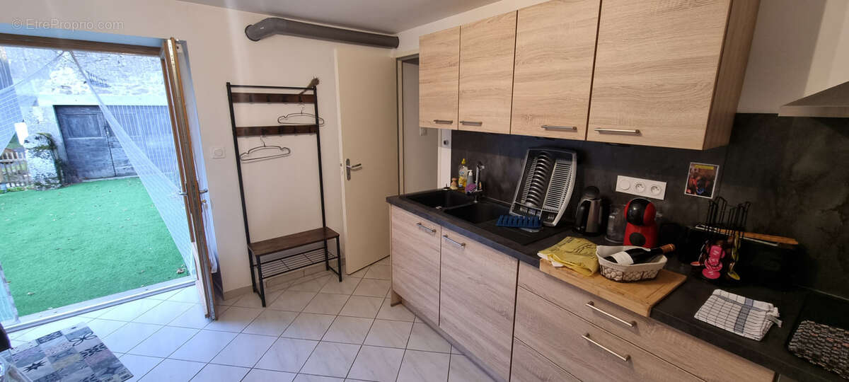 Maison à ENTRAYGUES-SUR-TRUYERE