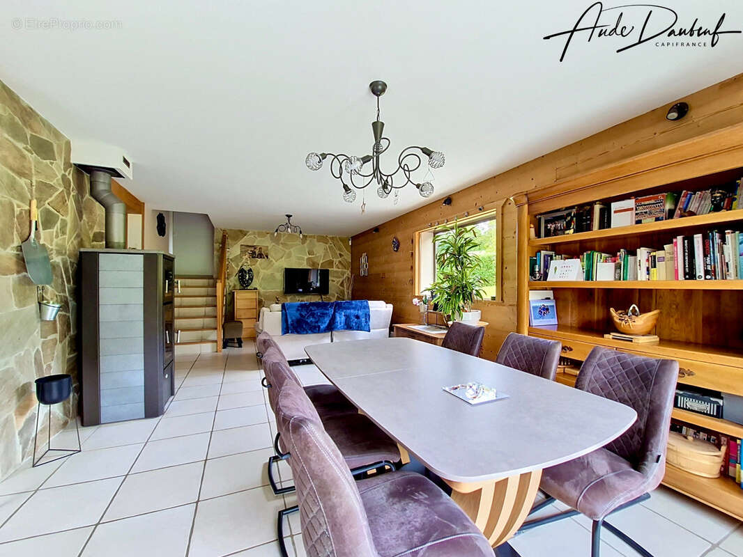 Aux portes de Genève - Maison familiale 4 chambres avec jardin, garage, abris voitures et annexes - photo 16