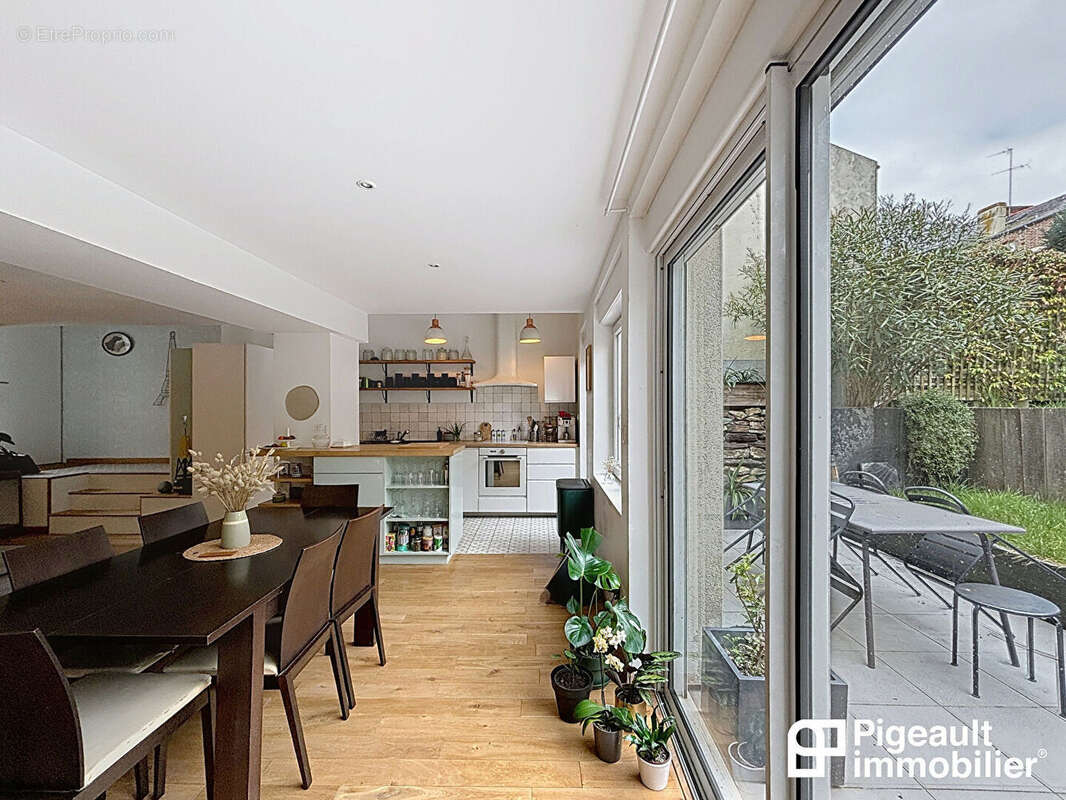 Maison T7 à vendre - 5 chambres - Rennes - Sainte Thérèse - Jardin - photo 12