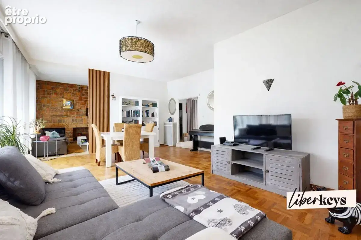 199 m²  Maison d’Architecte  Piscine 12 m  4 Chambres  Garage - photo 2