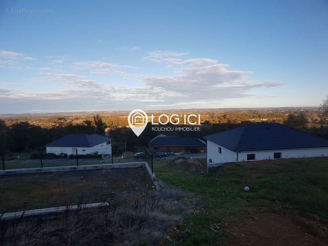 Terrain à VIELLENAVE-D'ARTHEZ