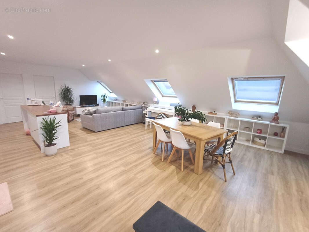 Appartement à BUCHY