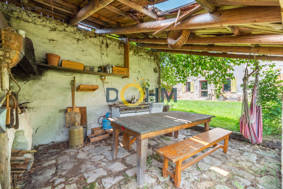 Charmante maison avec jardin arboré et dépendance - photo 2